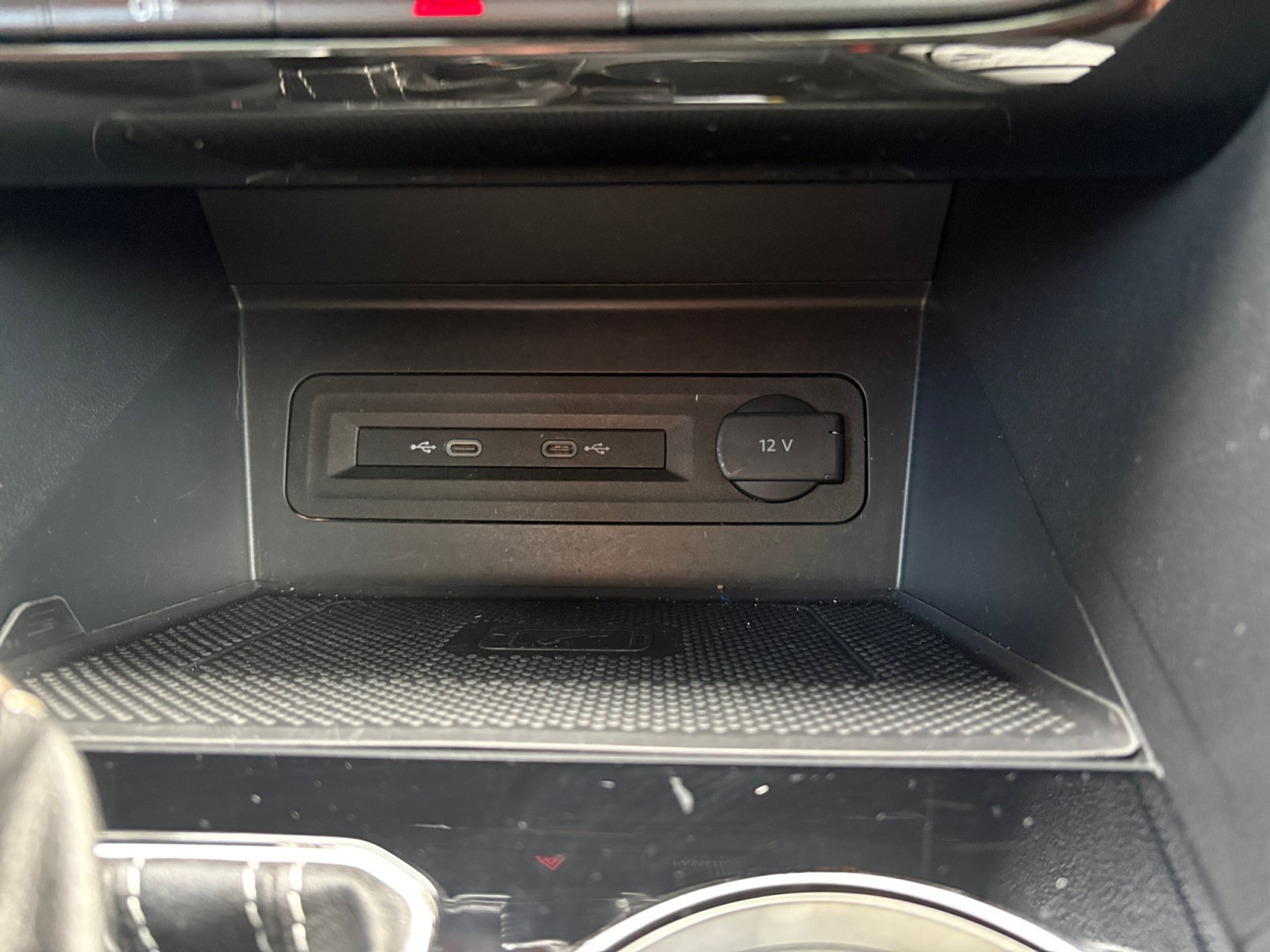 Certified 2023 Volkswagen Atlas SEL R-Line AWD/4WD image 19
