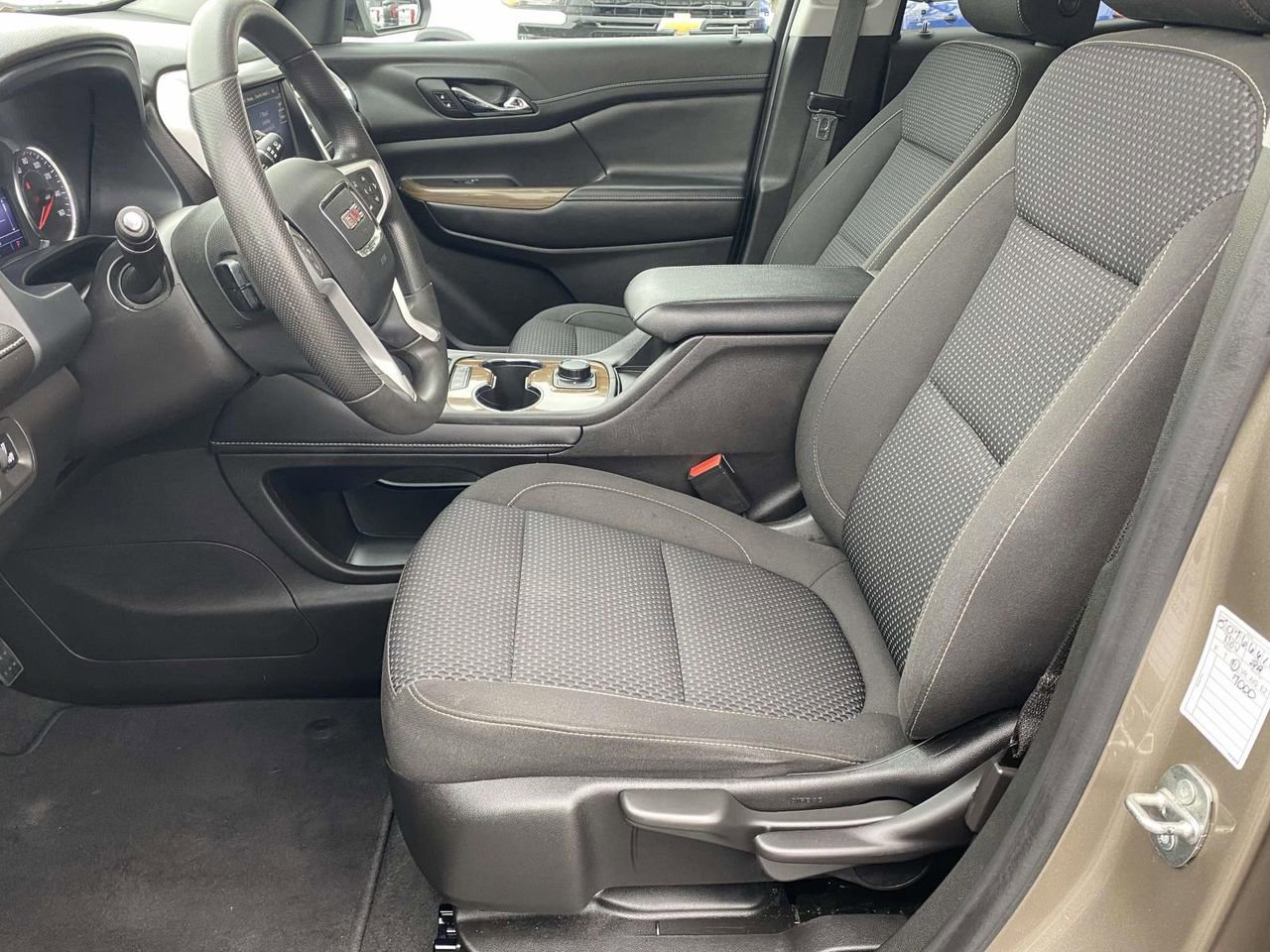 Used 2023 GMC Acadia SLE image 14