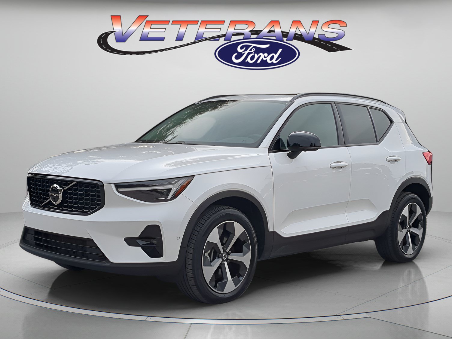 Used 2026 Volvo XC40 B5 Plus AWD/4WD video 1