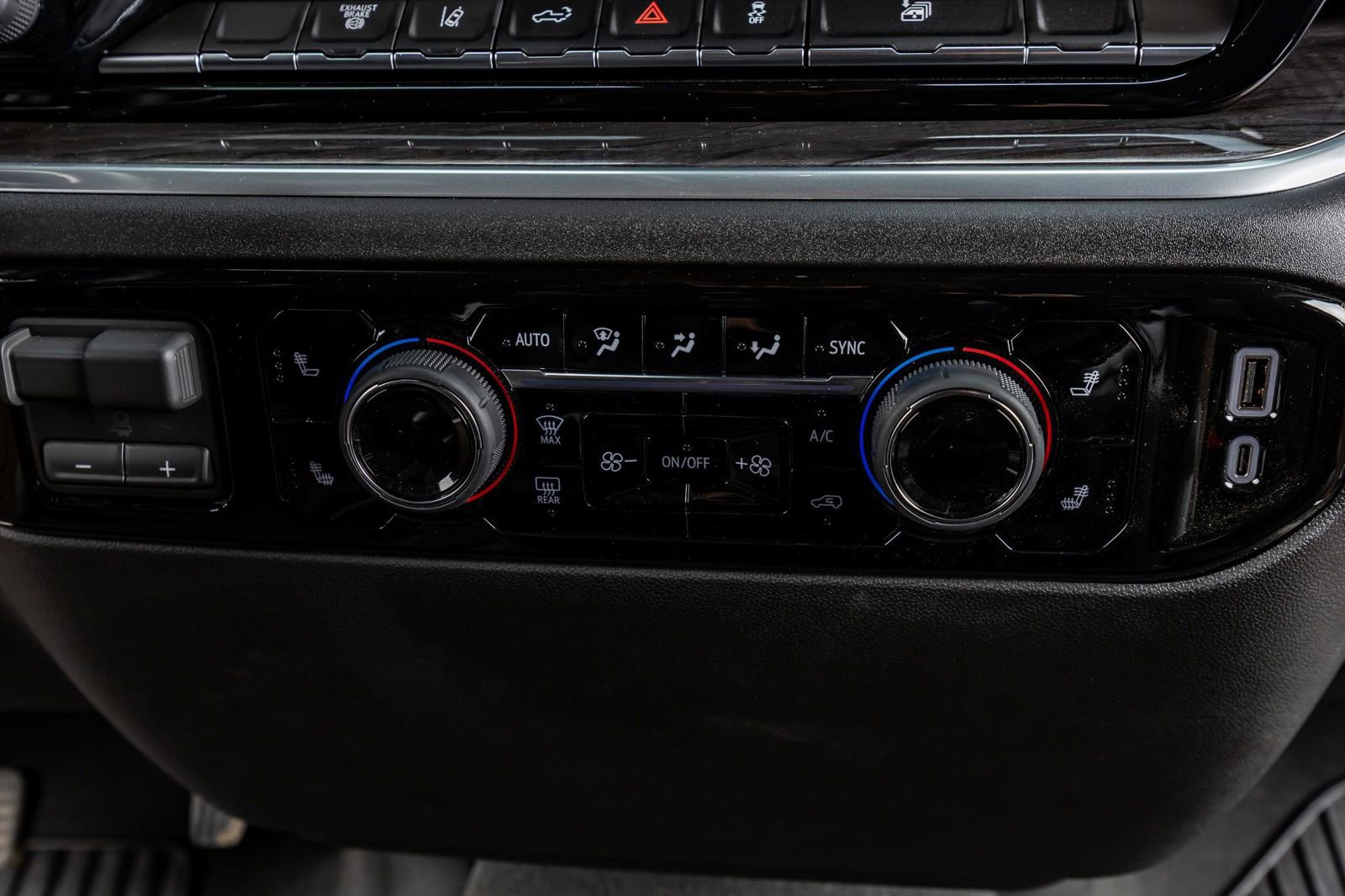 Used 2026 Chevrolet Silverado 3500 LTZ image 25