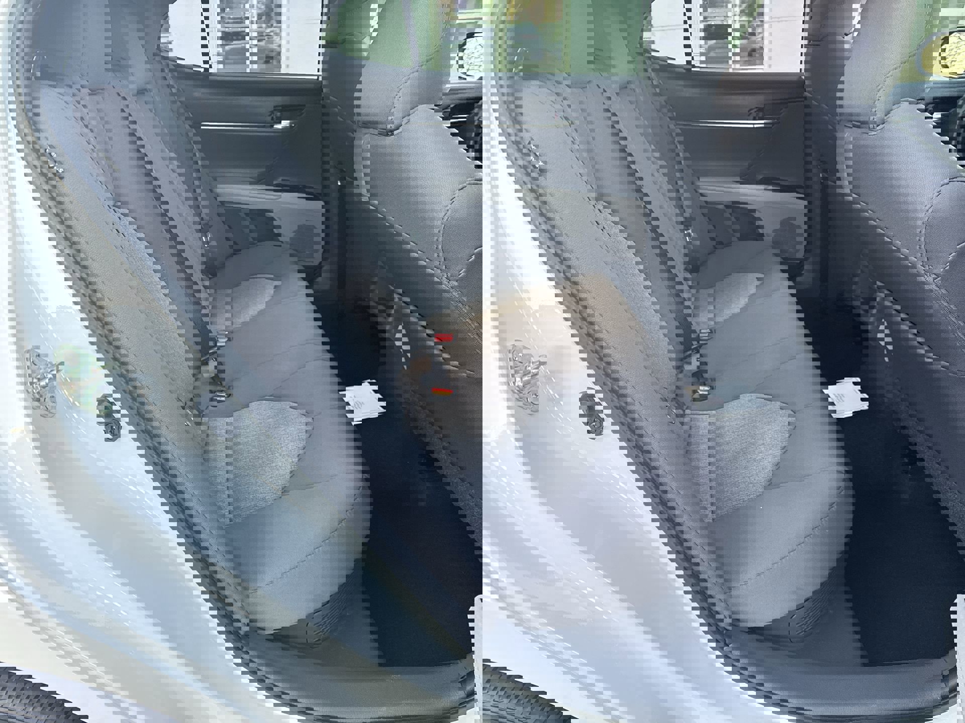 Used 2020 Toyota Camry LE image 28