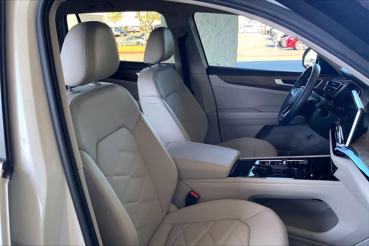 Used 2024 Volkswagen Atlas SE FWD image 9