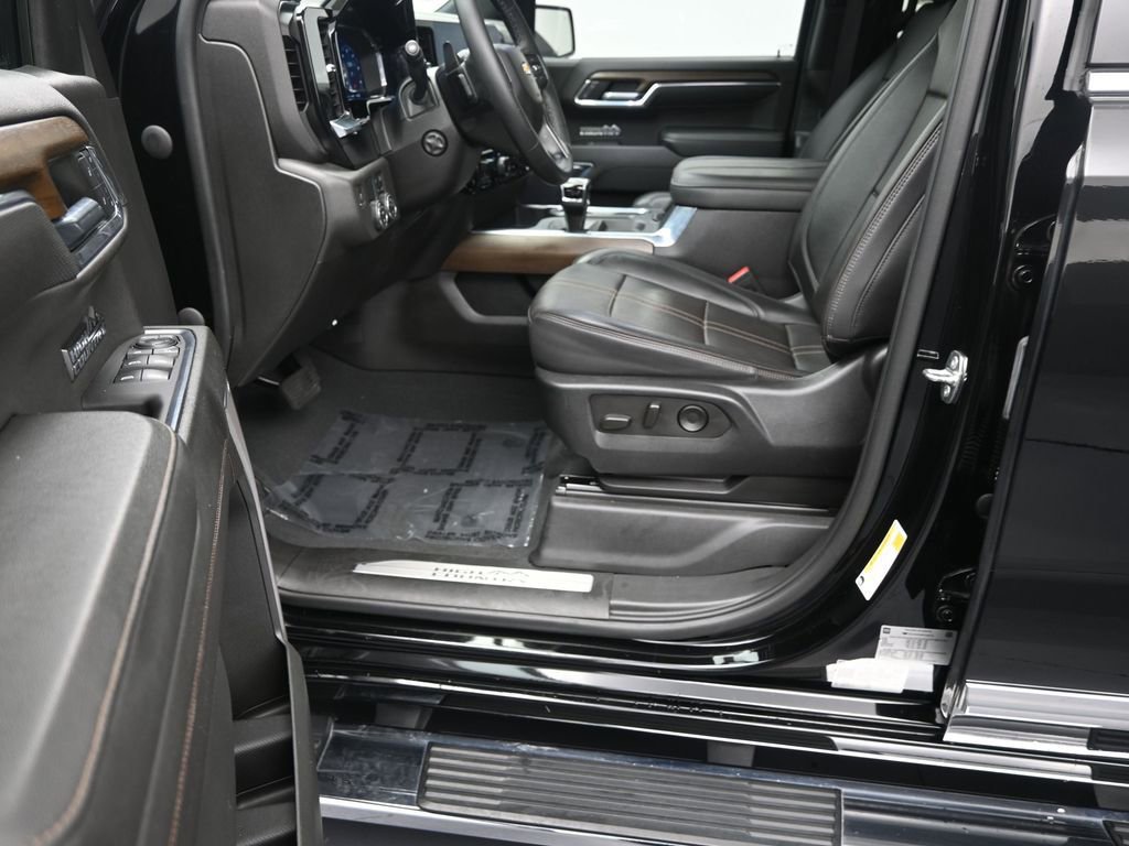 Used 2023 Chevrolet Silverado 1500 High Country image 12