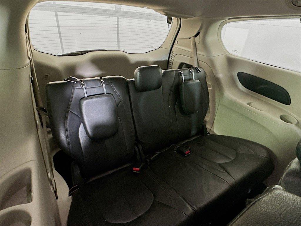 Used 2018 Chrysler Pacifica Touring Plus w/ Tire & Wheel Group image 27