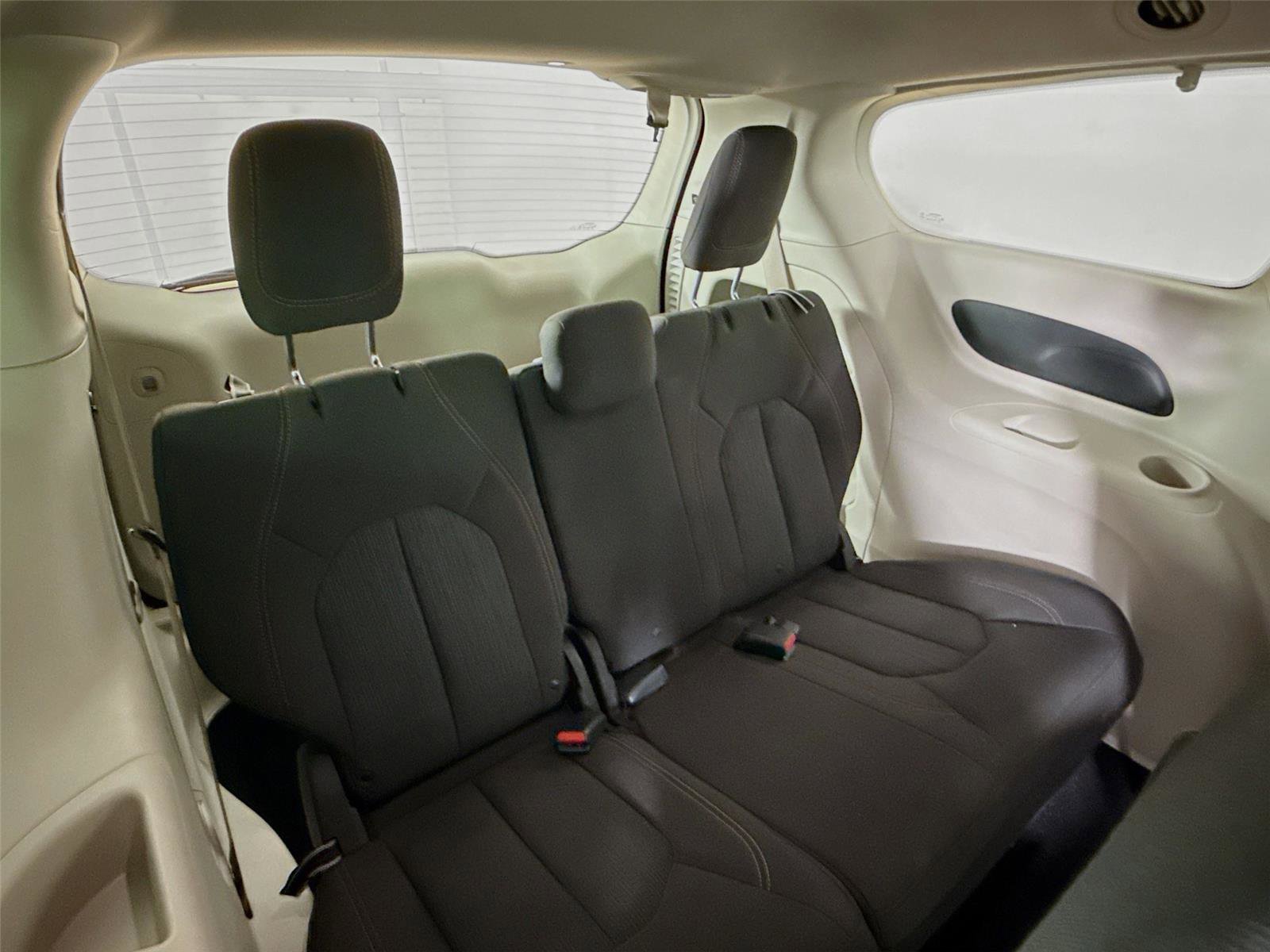 Used 2018 Chrysler Pacifica Touring Plus image 24