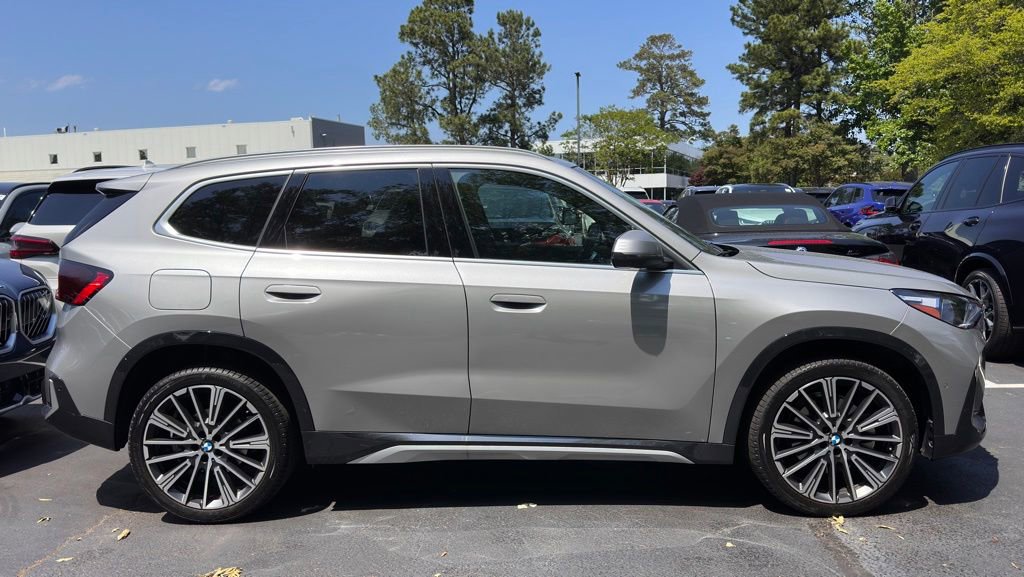 Used 2025 BMW X1 xDrive28i w/ Technology Package AWD/4WD image 4