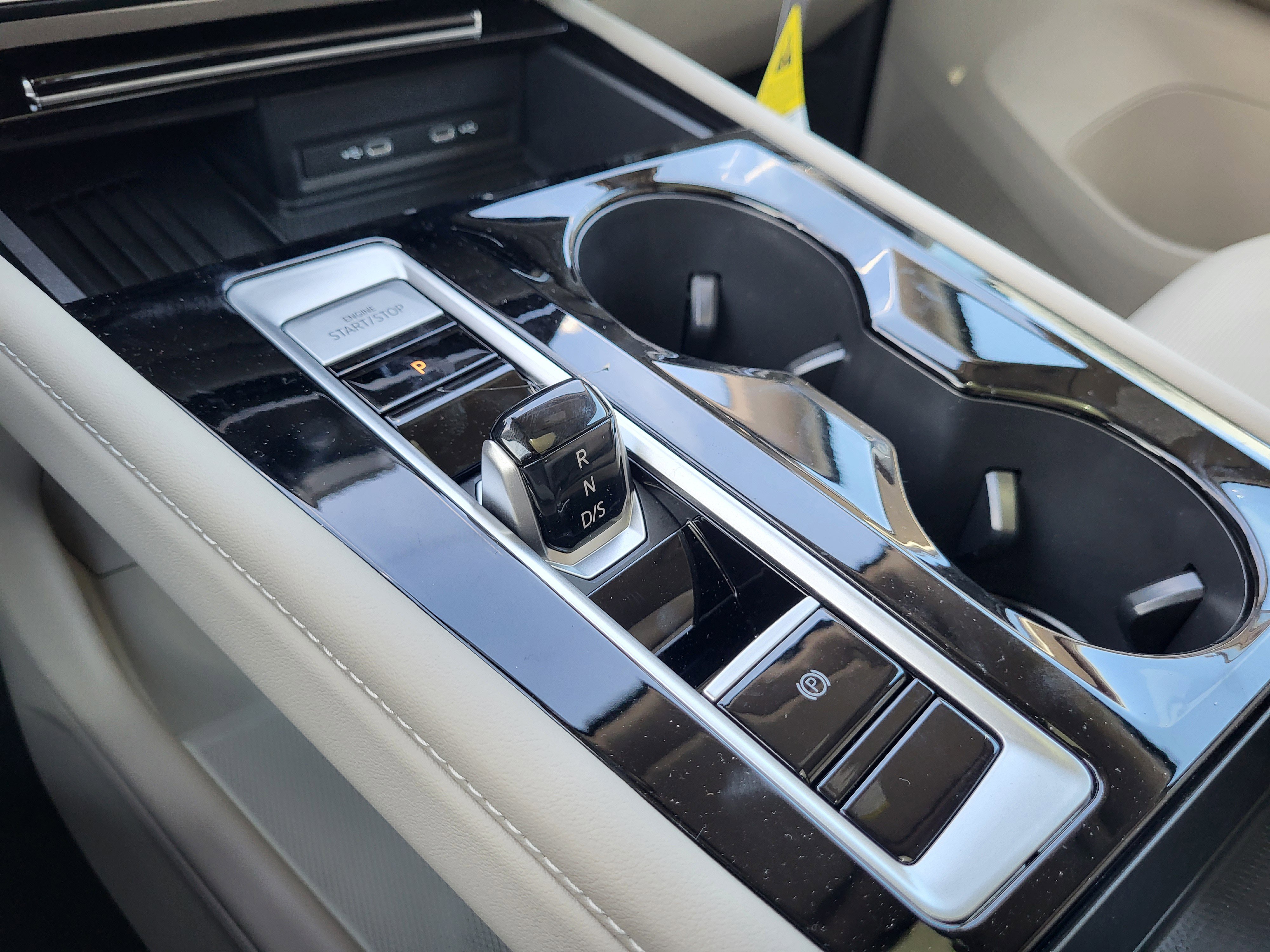 New 2025 Volkswagen Atlas SEL Premium R-Line image 11