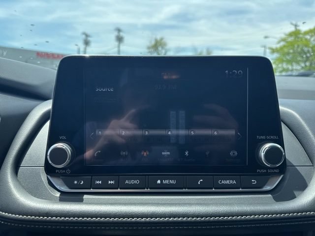 Used 2024 Nissan Rogue S AWD/4WD image 16