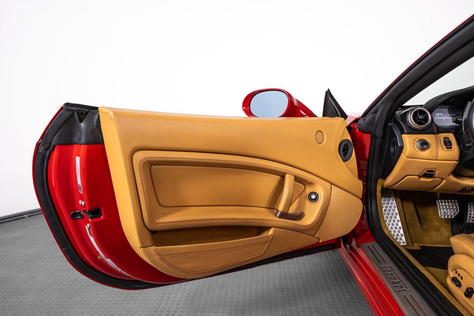 Certified 2012 Ferrari California RWD image 14