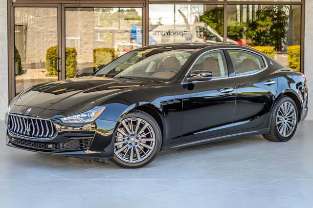 Used 2018 Maserati Ghibli RWD image 2