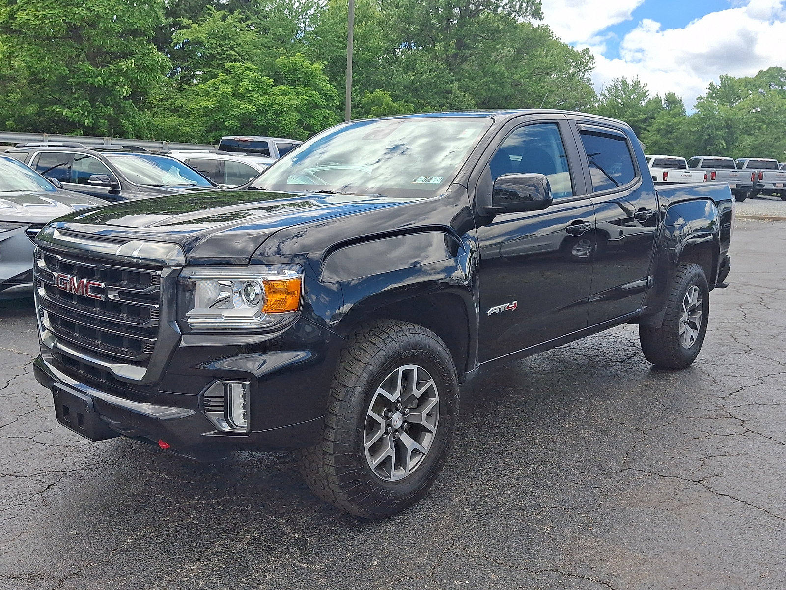 Used 2022 GMC Canyon AT4 w/ Driver Alert Package AWD/4WD image 3