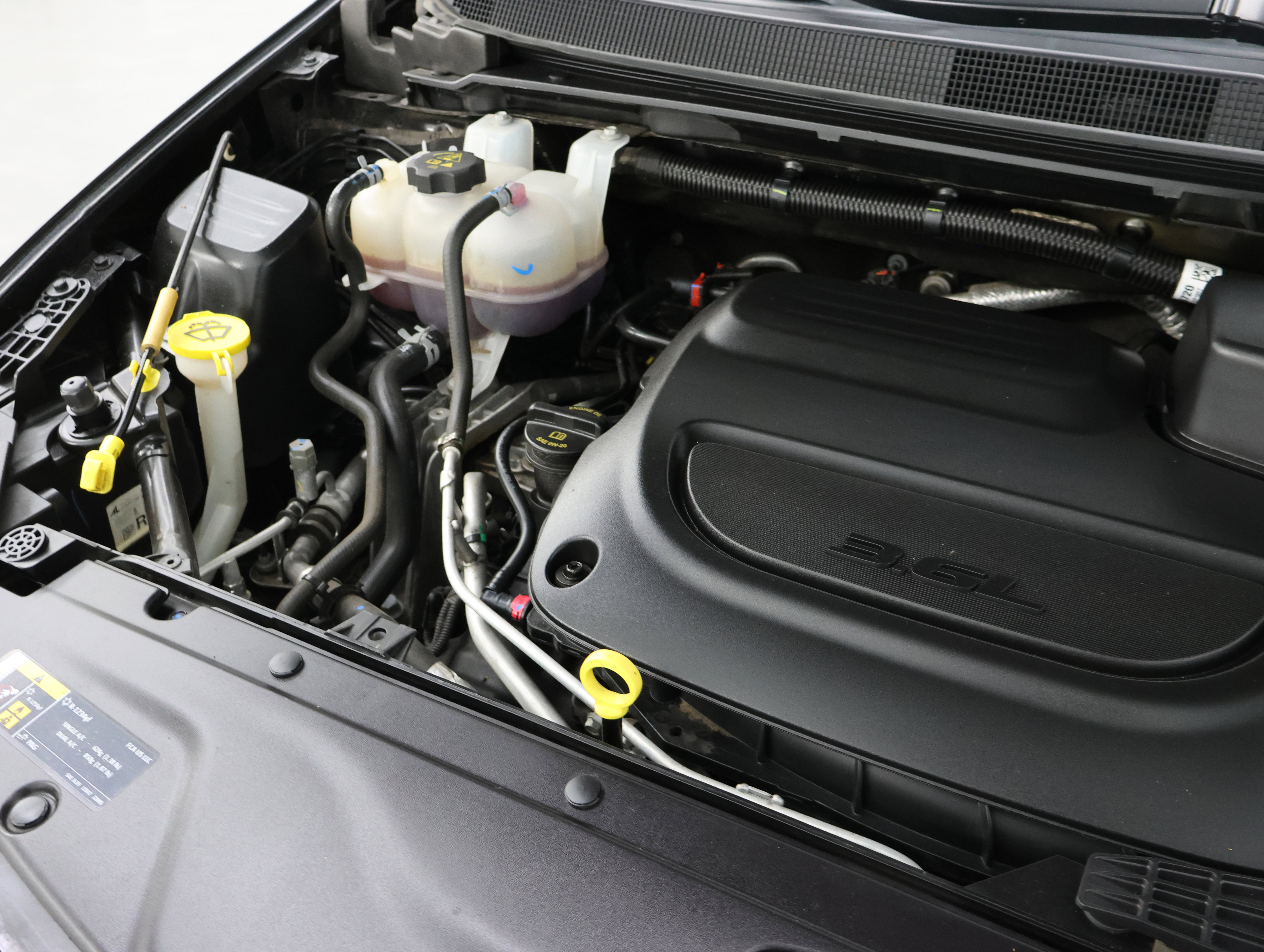 Used 2024 Chrysler Pacifica Touring-L image 19