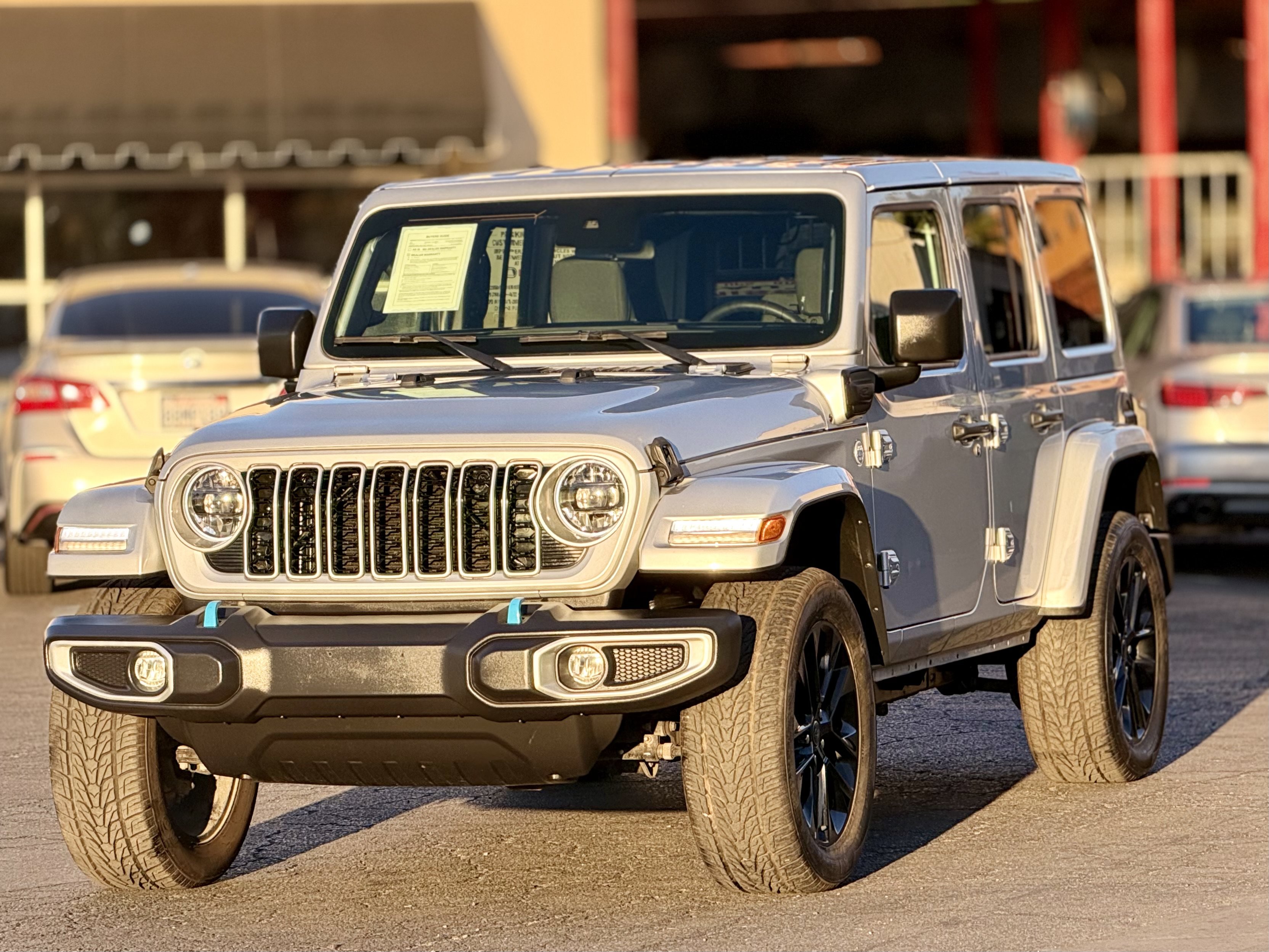 Used 2024 Jeep Wrangler Unlimited Sahara AWD/4WD image 4