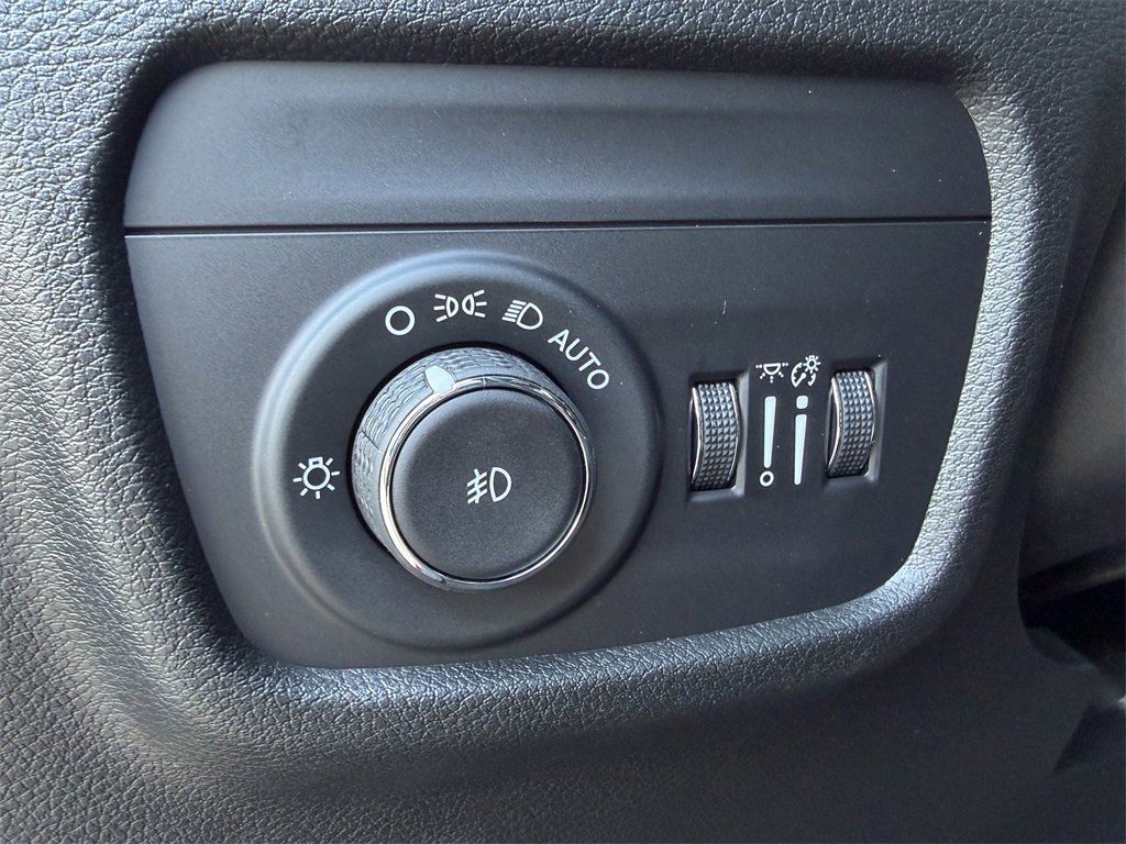 New 2025 Jeep Grand Cherokee L Limited w/ Black Appearance Package image 18