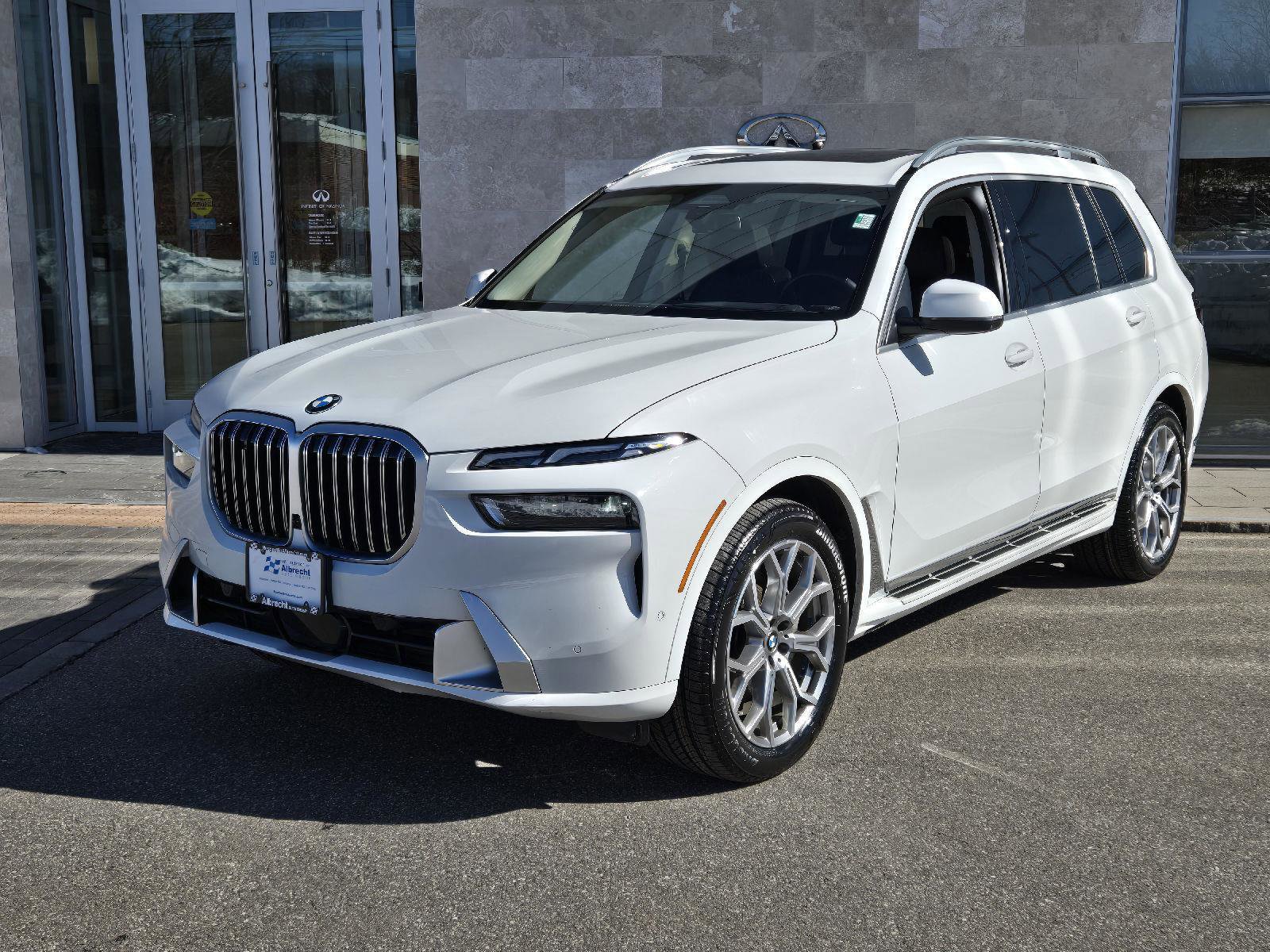 Used 2025 BMW X7 xDrive40i image 1