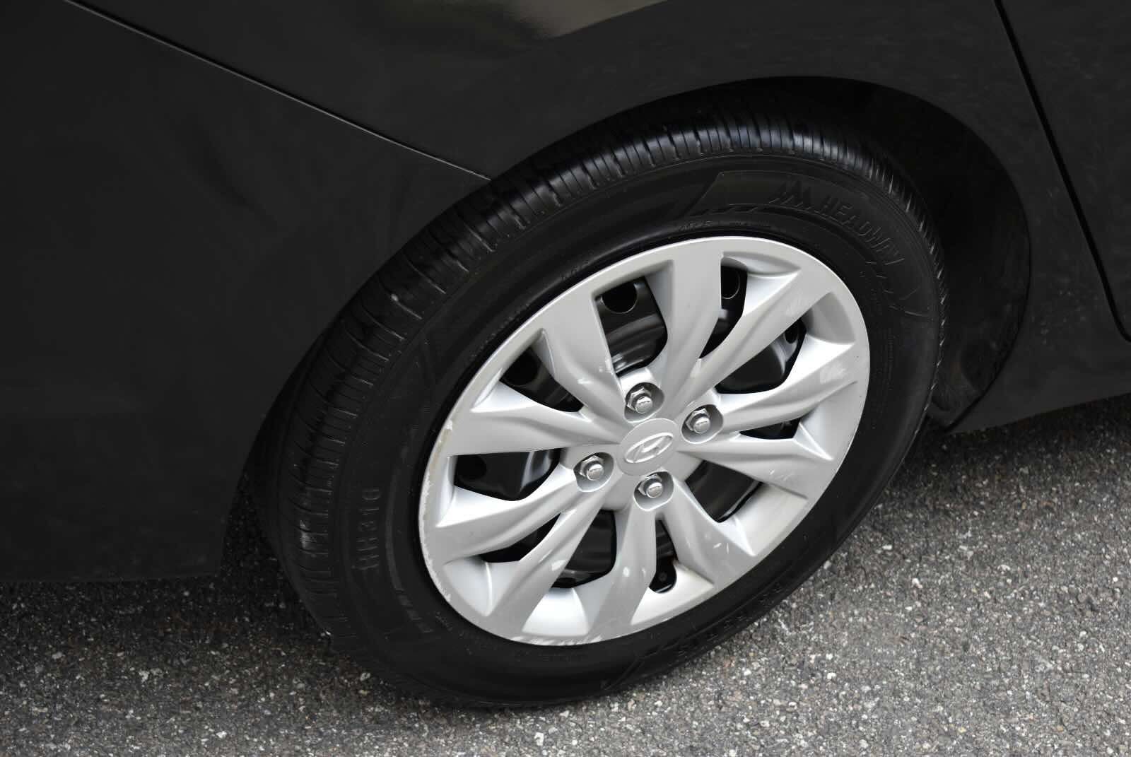 Used 2020 Hyundai Accent SE FWD image 33