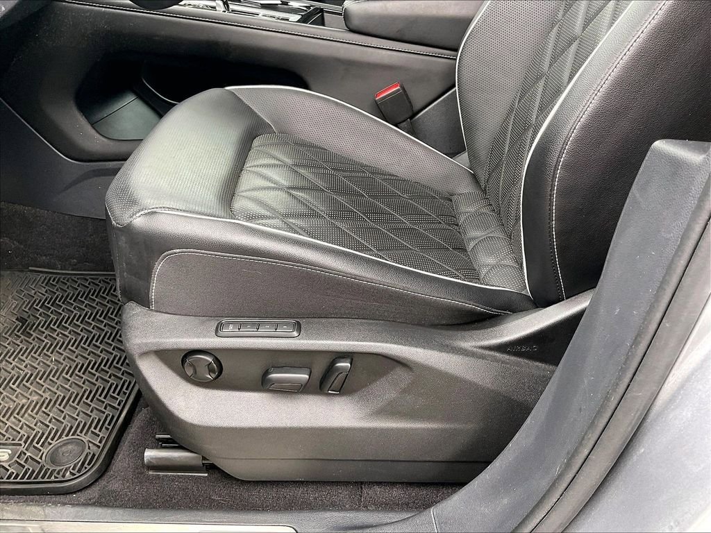 Used 2024 Volkswagen Atlas SEL Premium R-Line AWD/4WD image 36