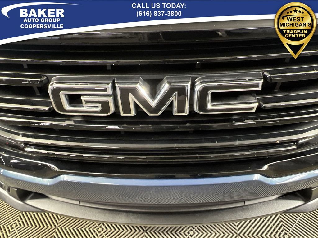 Used 2024 GMC Terrain SLT w/ Elevation Edition image 31