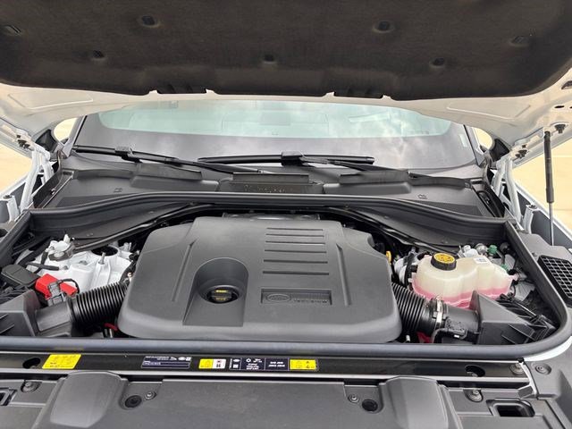 New 2026 Land Rover Range Rover Long Wheelbase SE AWD/4WD image 23