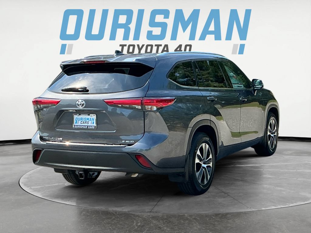 Used 2020 Toyota Highlander XLE AWD/4WD image 7
