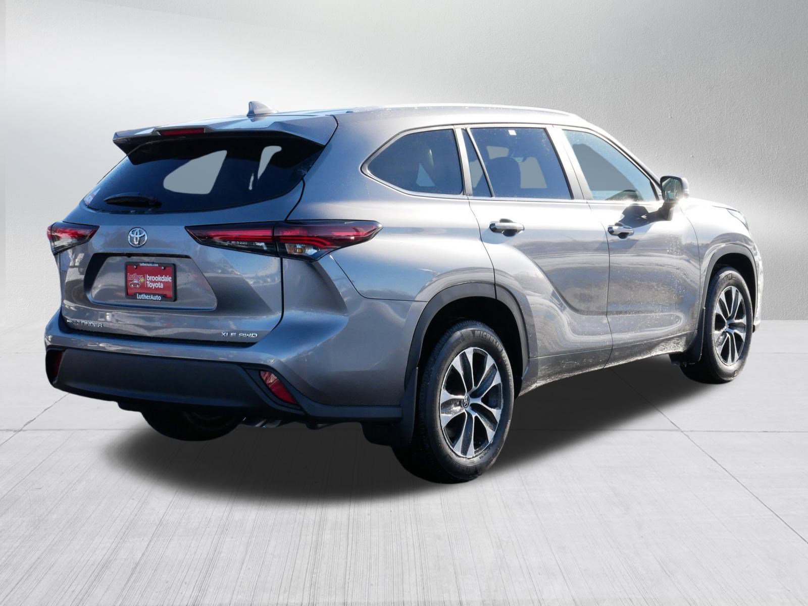 Certified 2026 Toyota Highlander XLE image 7