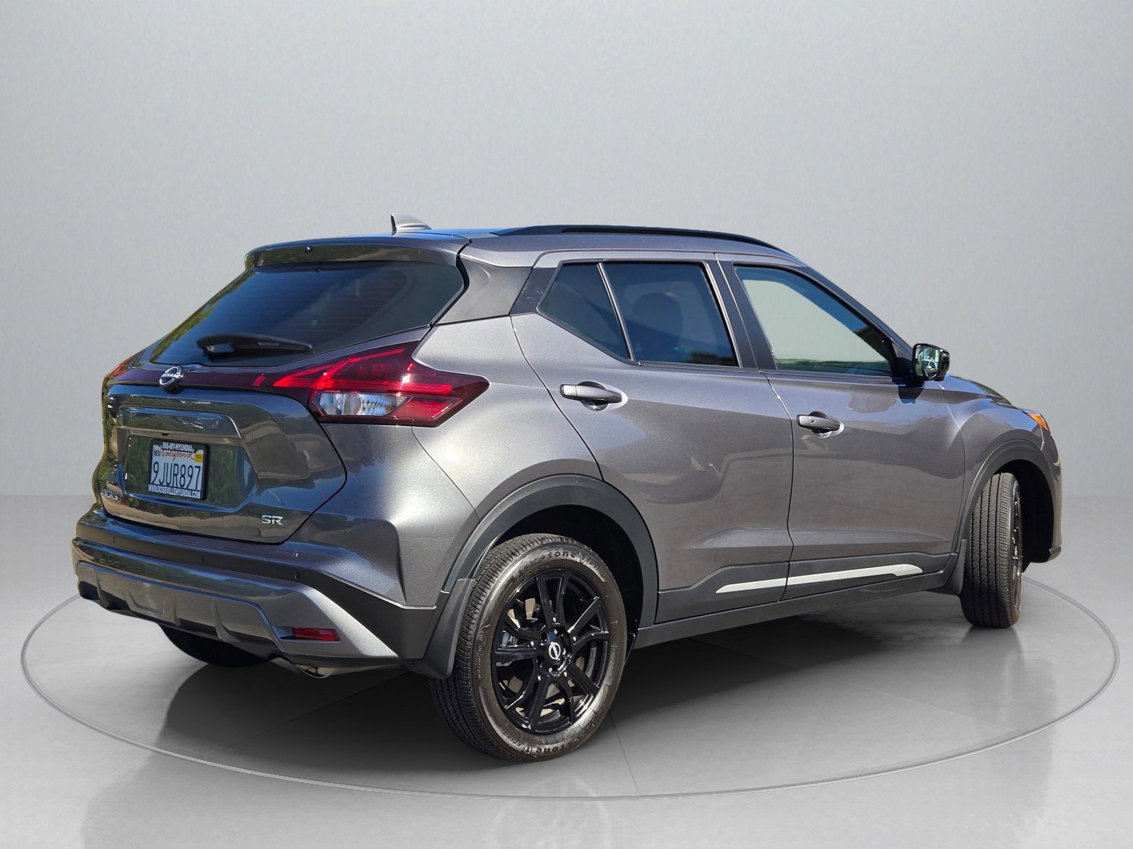 Used 2023 Nissan Kicks SR image 8