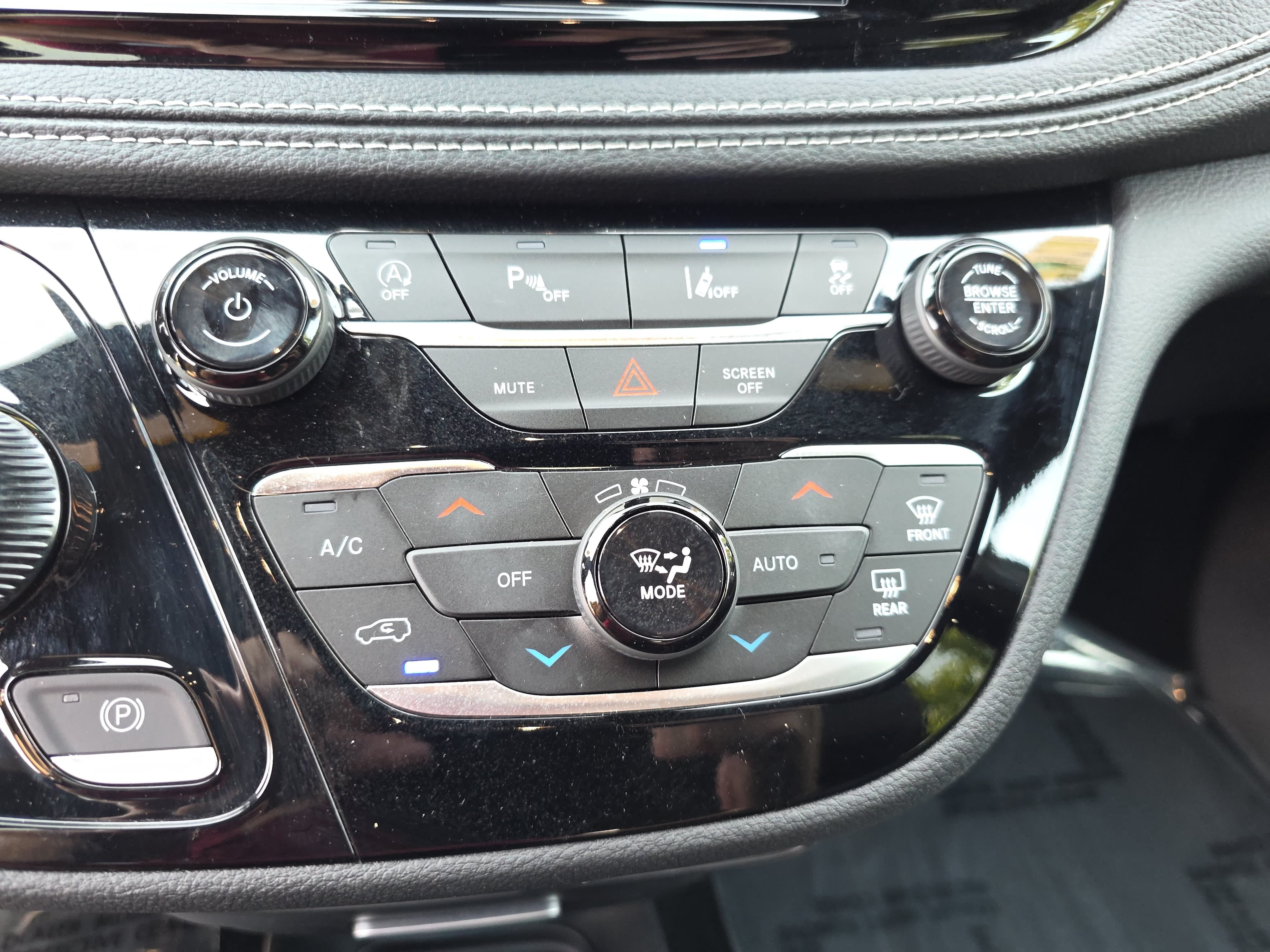 New 2026 Chrysler Pacifica Select FWD image 22