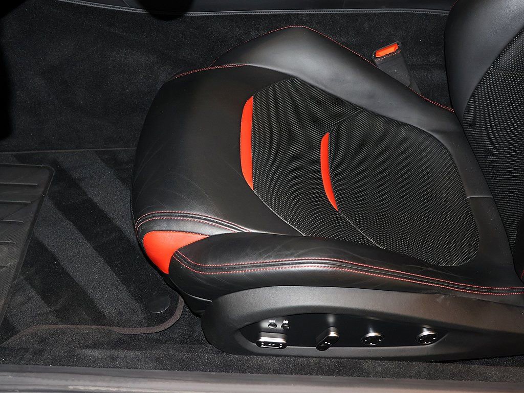 Certified 2018 Ferrari GTC4Lusso image 75