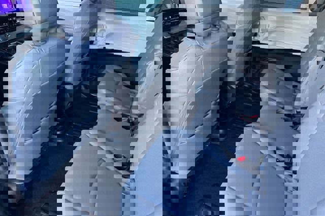 Used 2025 Toyota Sienna XLE image 14