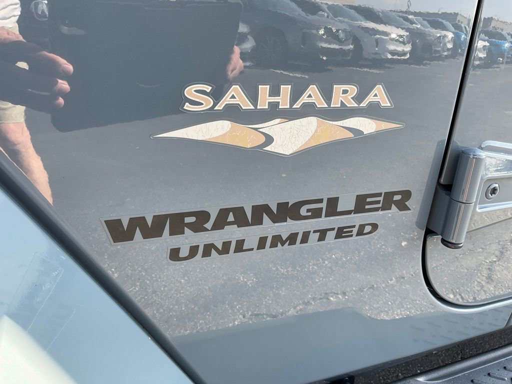 Used 2014 Jeep Wrangler Unlimited Sahara w/ Connectivity Group image 21