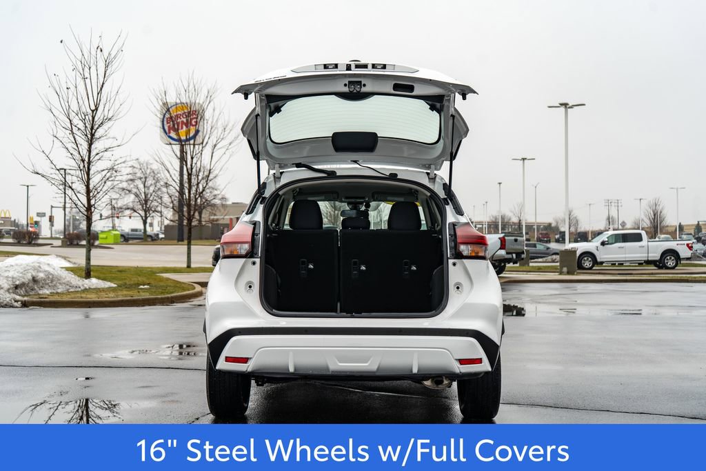 Used 2023 Nissan Kicks S image 10