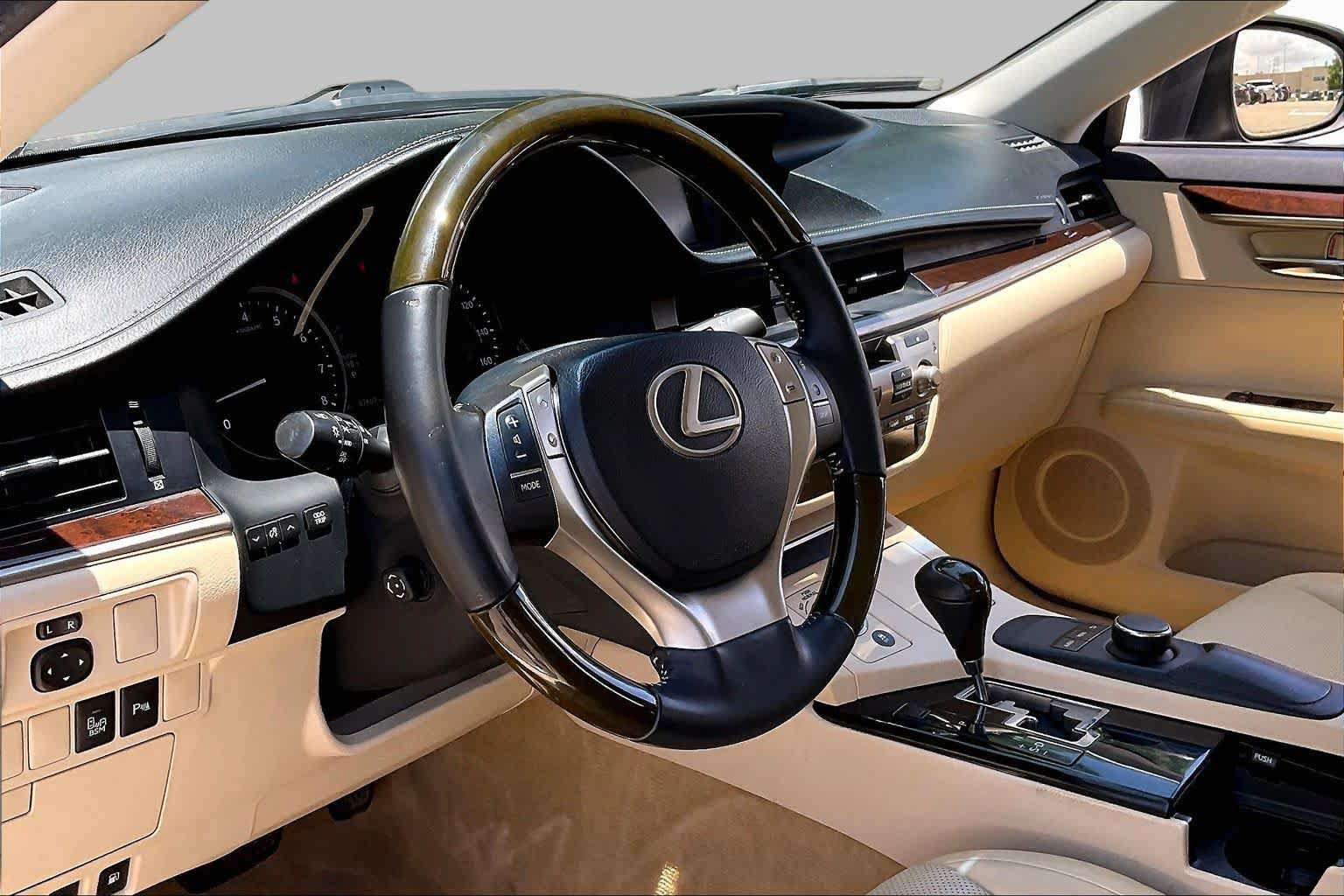 Used 2014 Lexus ES 350 w/ Premium Package FWD image 15