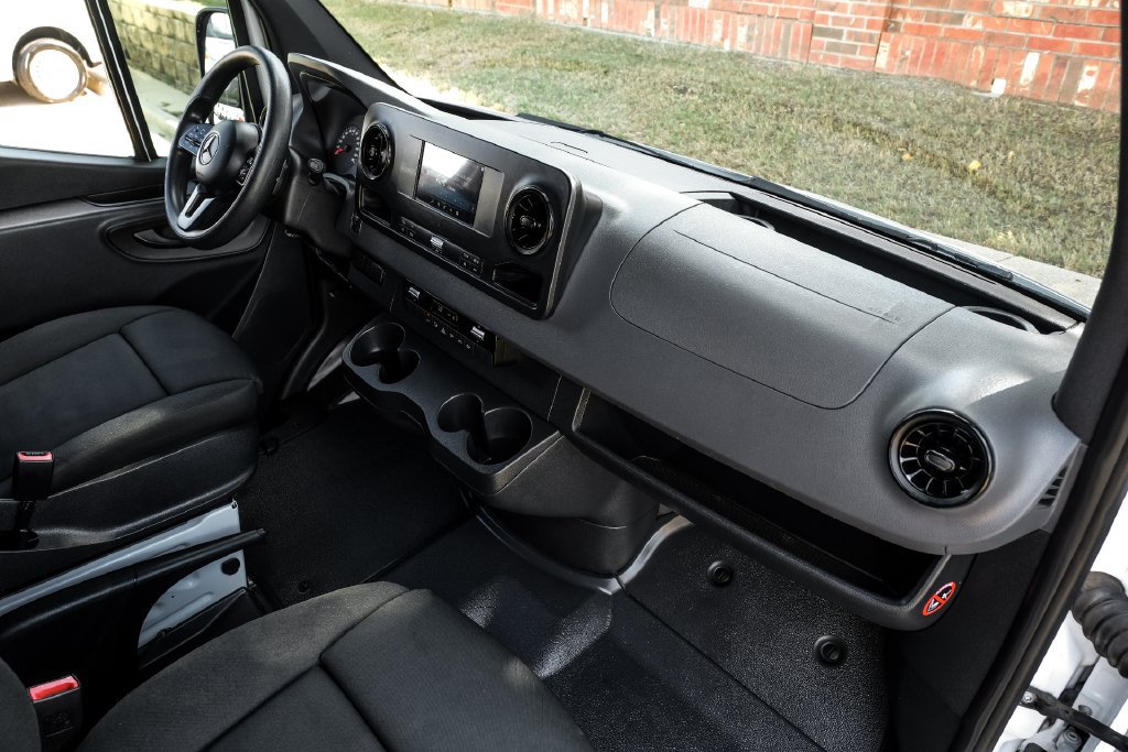 Used 2019 Mercedes-Benz Sprinter 170 w/ Driver Convenience Package image 9