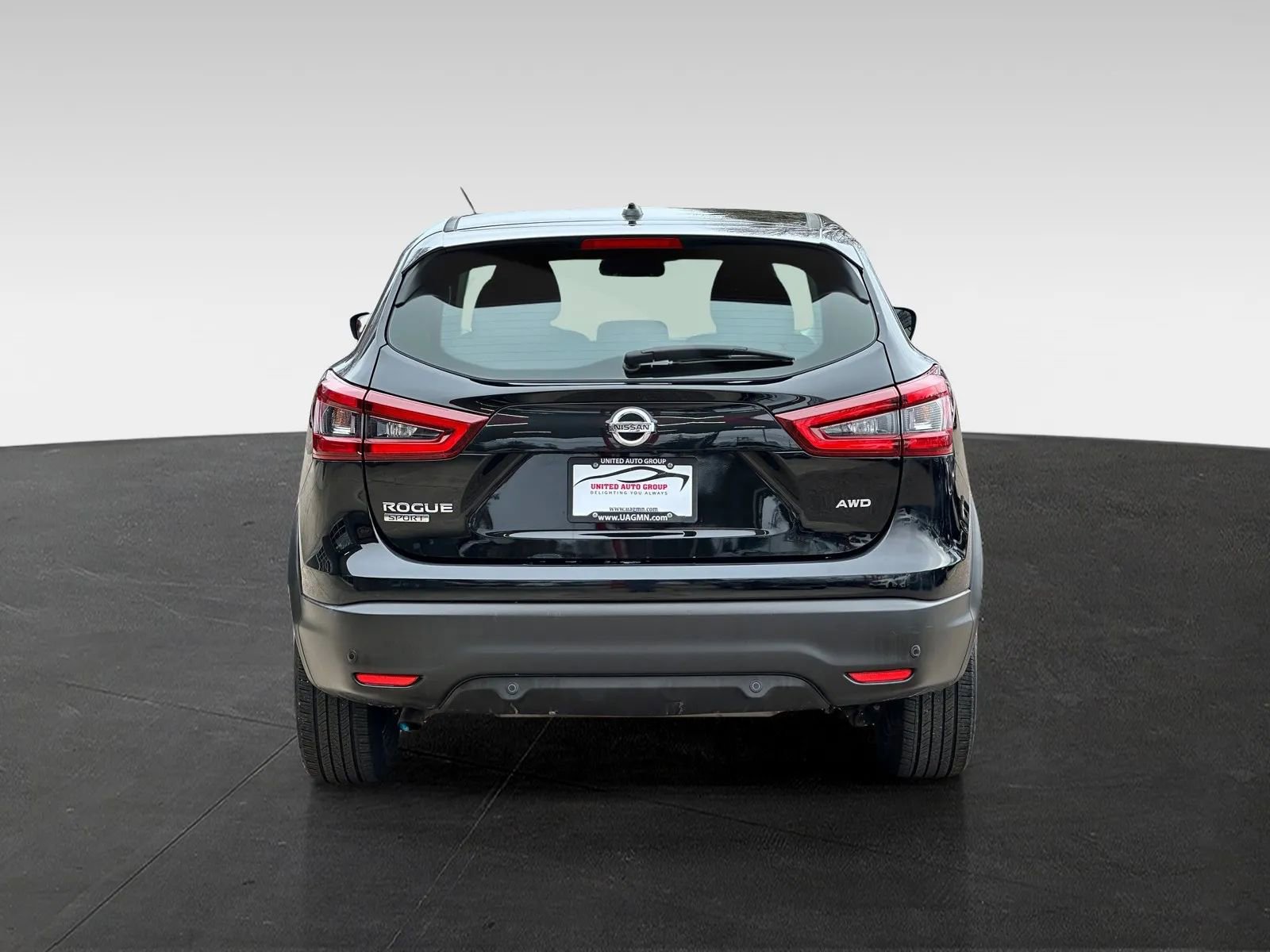 Used 2020 Nissan Rogue Sport S image 6
