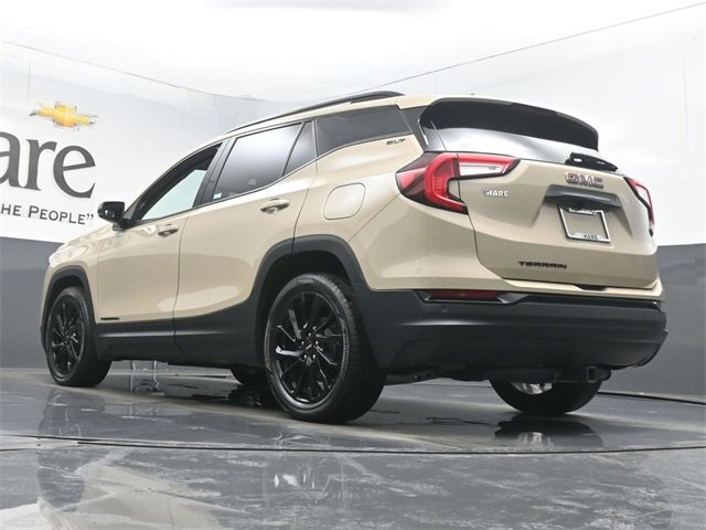 Used 2023 GMC Terrain SLT w/ Elevation Edition image 5
