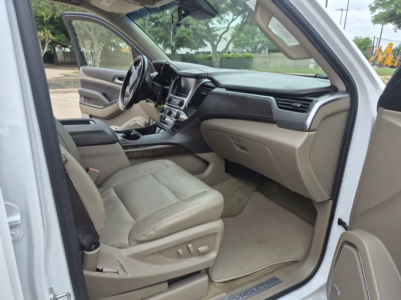 Used 2018 Chevrolet Suburban LT AWD/4WD image 17