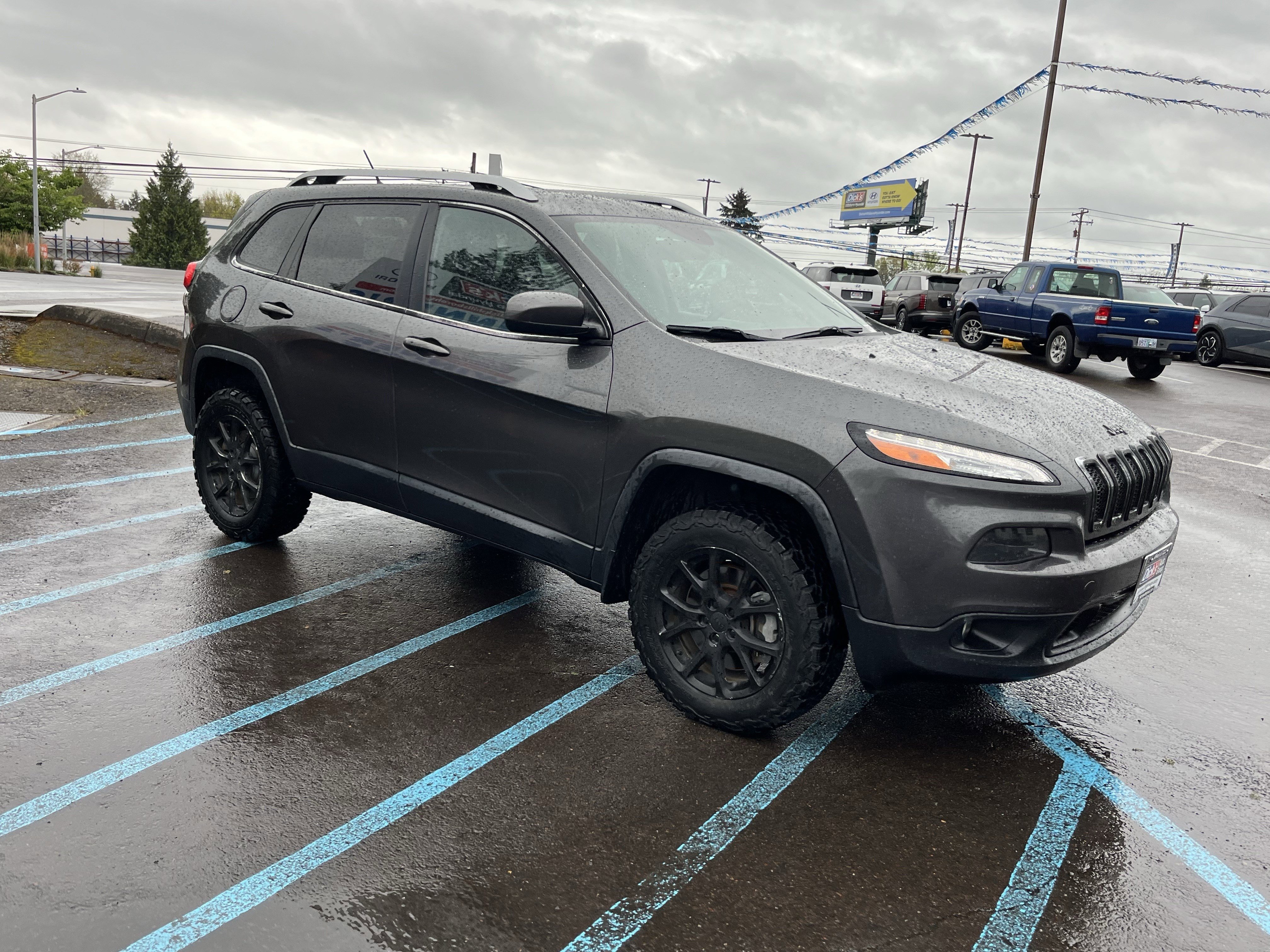 Used 2015 Jeep Cherokee Latitude w/ Comfort/Convenience Group image 7