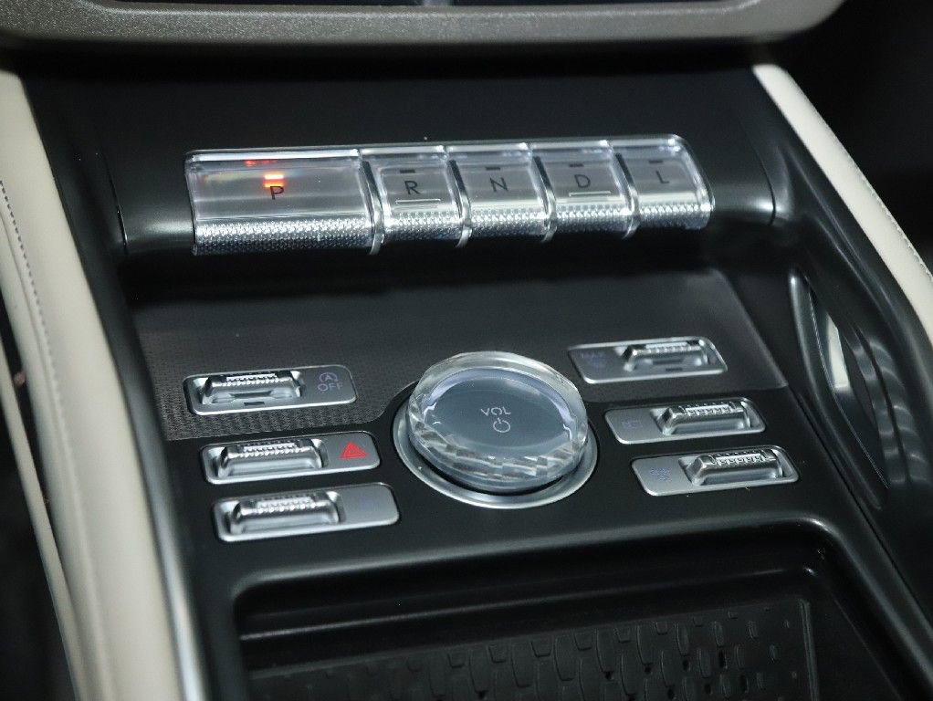 Used 2024 Lincoln Nautilus Premier w/ Equipment Group 102A image 28