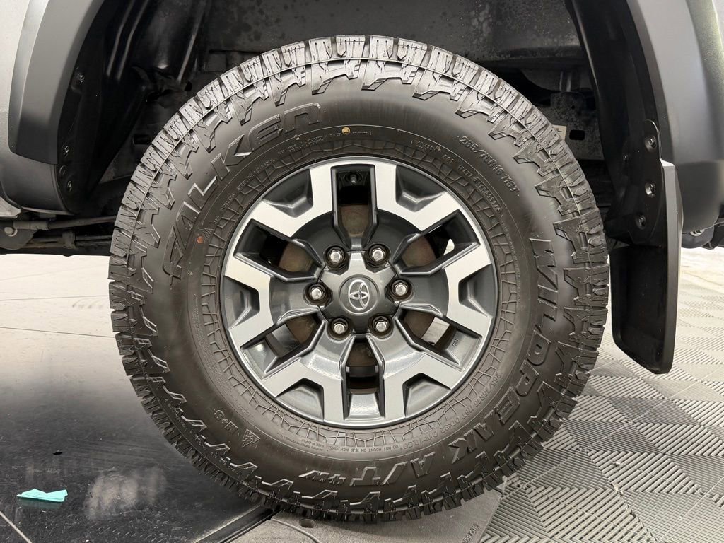 Used 2022 Toyota Tacoma TRD Off-Road w/ Technology Package image 14