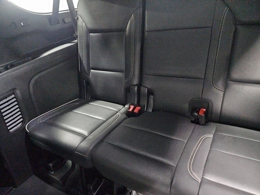 Used 2023 Chevrolet Suburban Premier image 6