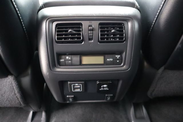 Used 2018 Nissan Pathfinder SL w/ Midnight Edition Package image 18