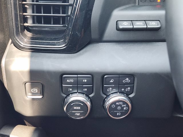 Used 2024 GMC Sierra 1500 AT4 w/ Technology Package AWD/4WD image 23