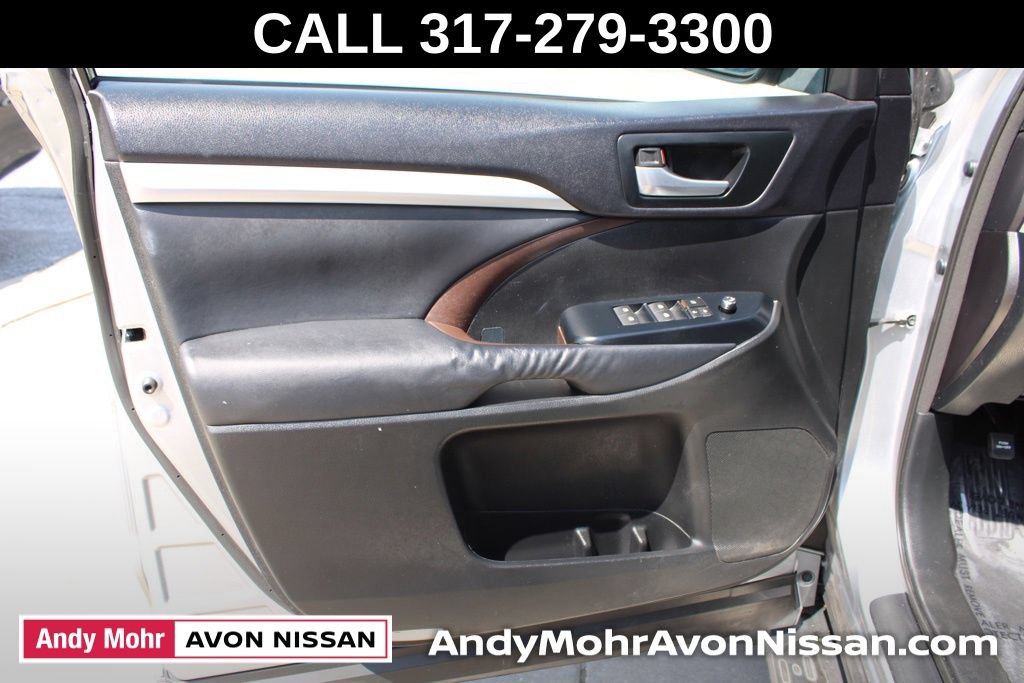 Used 2014 Toyota Highlander XLE FWD image 19