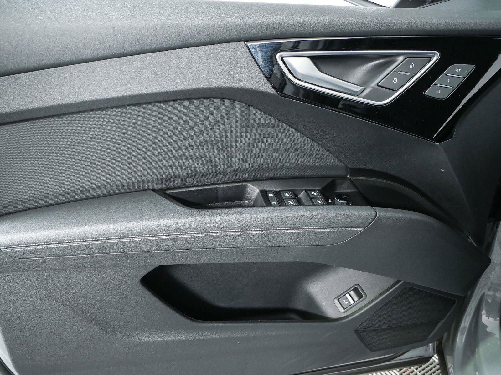 Used 2023 Audi Q4 e-tron Premium w/ Convenience Package AWD/4WD image 7