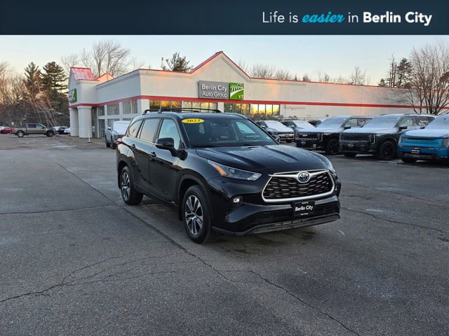 Used 2023 Toyota Highlander XLE