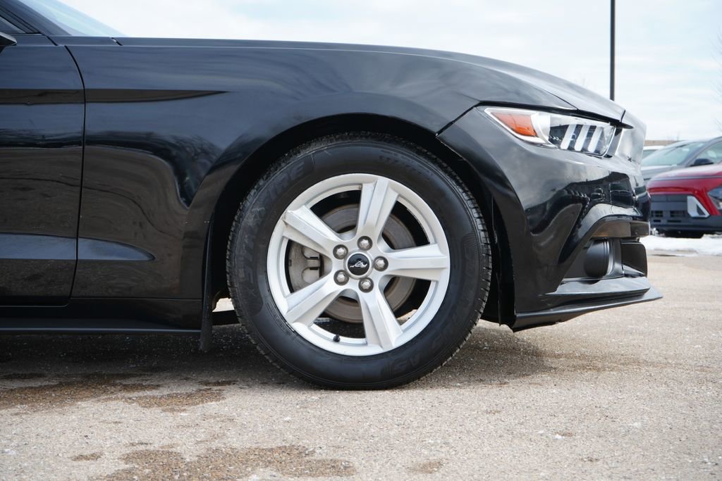 Used 2015 Ford Mustang Premium image 9