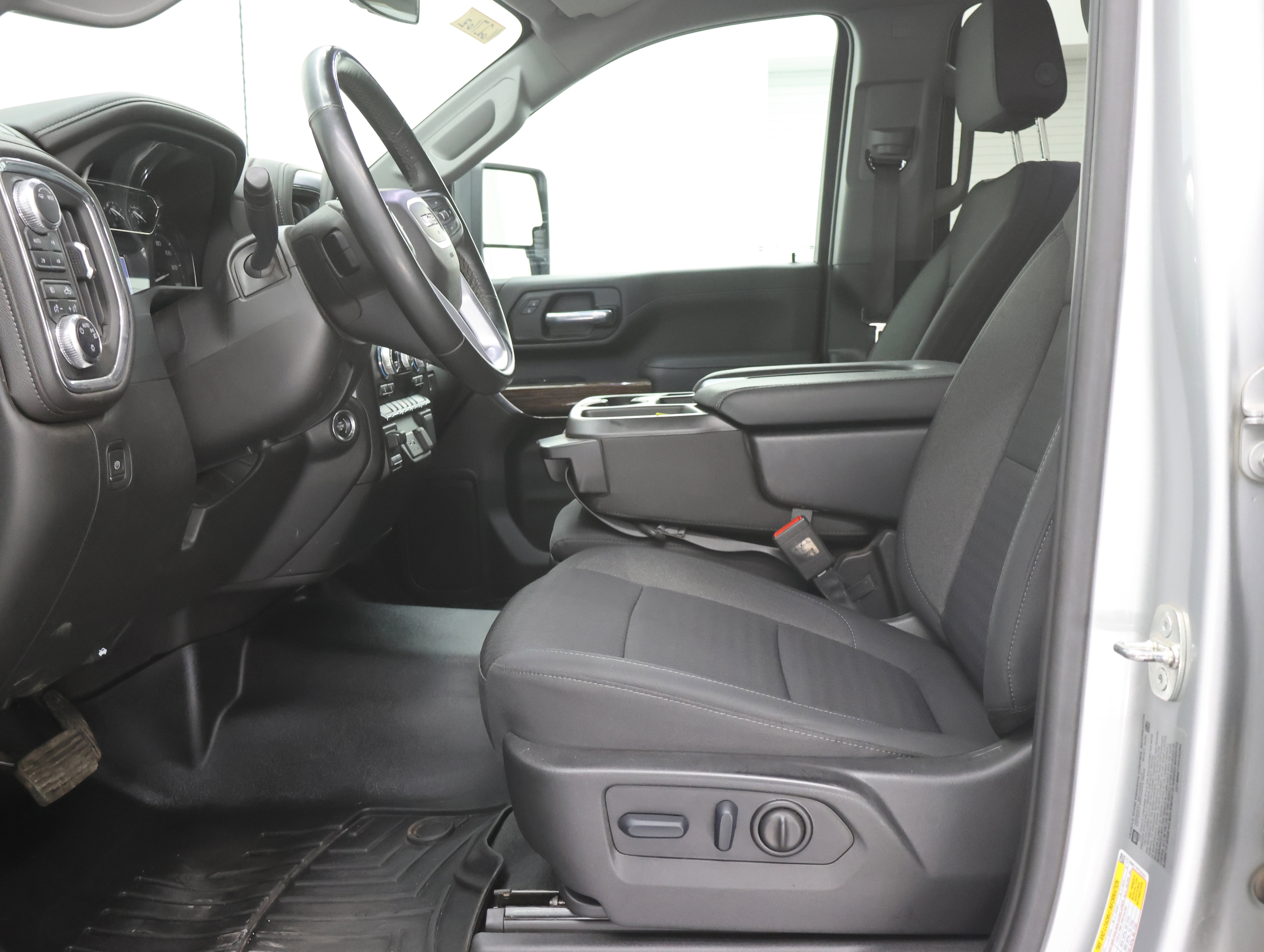 Used 2023 GMC Sierra 2500 SLE w/ SLE Convenience Package image 8