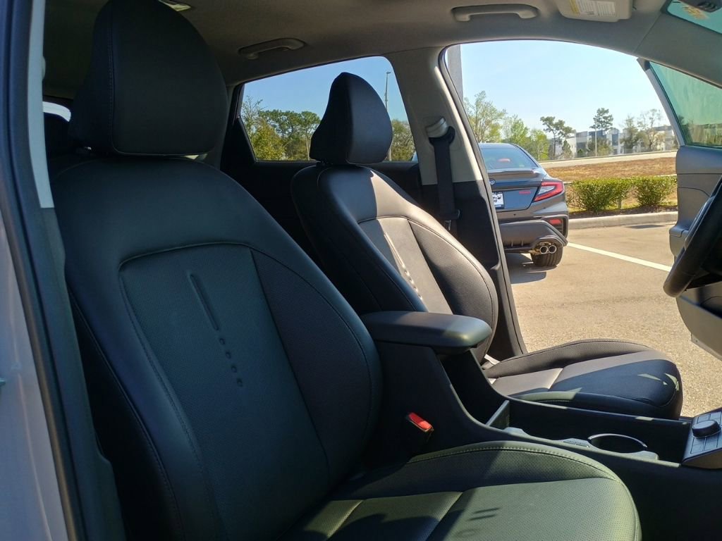 Used 2025 Hyundai Kona Limited image 24