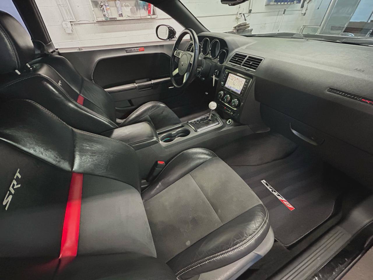Used 2009 Dodge Challenger SRT8 RWD image 21