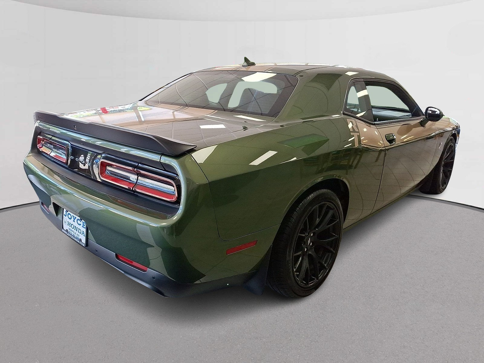 Used 2019 Dodge Challenger R/T Scat Pack w/ Dynamics Package RWD image 9